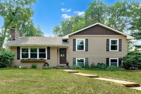 2112 Thomas Ln, White Bear Lake, MN 55110