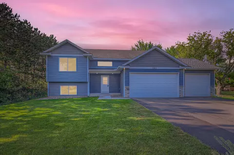 540 Lois Ln, Lino Lakes, MN 55014