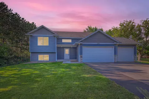 540 Lois Ln, Lino Lakes, MN 55014