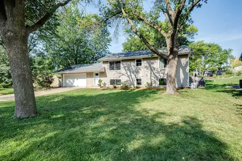 9108 31st Ave N, New Hope, MN 55427