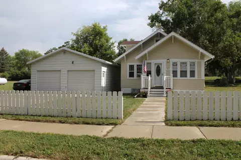 215 Alexandria St NW, Evansville, MN 56326