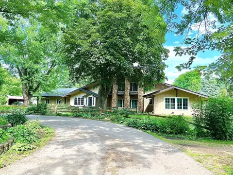 1317 9th St NE, Montgomery, MN 56069