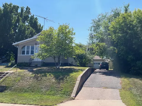 213 W Wisconsin Ave, Grantsburg, WI 54840