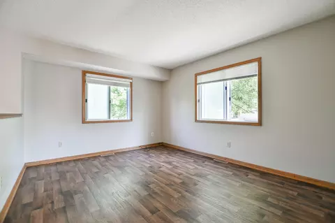 216 Pine St, Saint Peter, MN 56082 photo 5