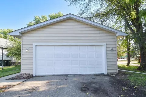 216 Pine St, Saint Peter, MN 56082 photo 6