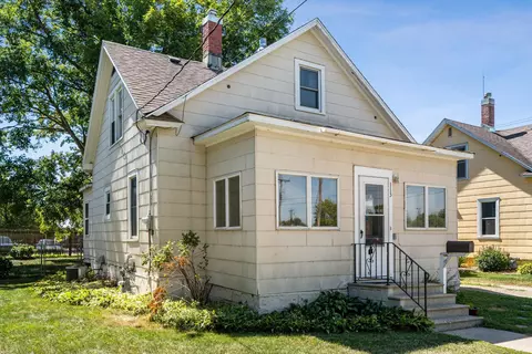 113 N E, Owatonna, MN 55060