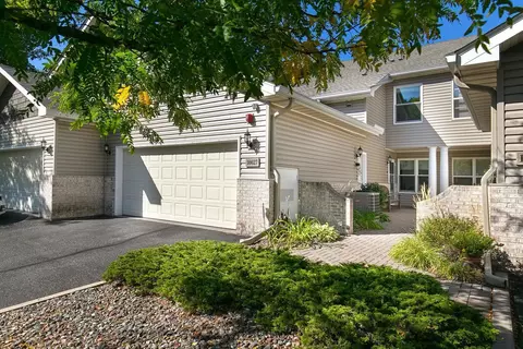 10027 Cove Dr, Minnetonka, MN 55305
