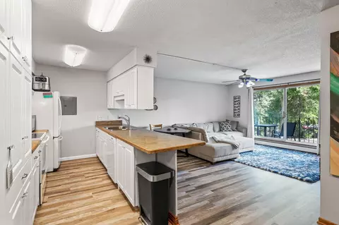 8935 Old Cedar Ave S #205, Bloomington, MN 55425