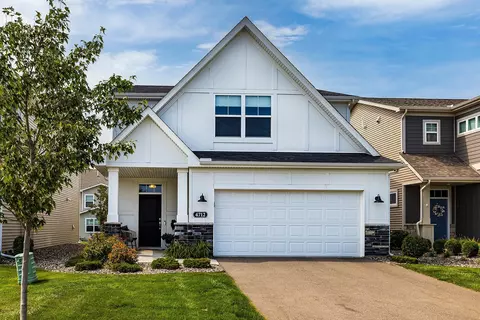 4712 Foxglove Dr, Minnetrista, MN 55331