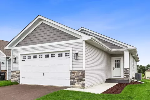 441 Grant Ave SE, Hutchinson, MN 55350