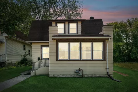 2315 Golden Valley Rd, Minneapolis, MN 55411