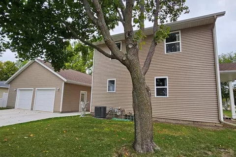 621 10th Ave W, Alexandria, MN 56308
