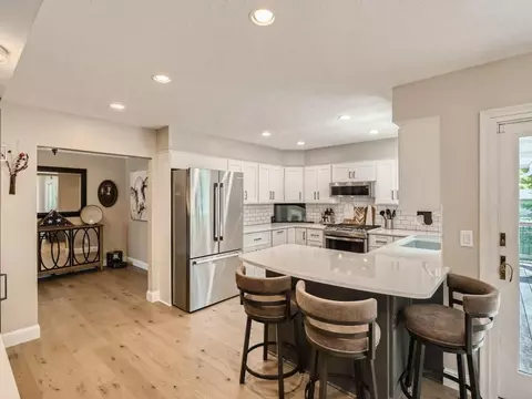 1942 Margaret St N, North Saint Paul, MN 55109