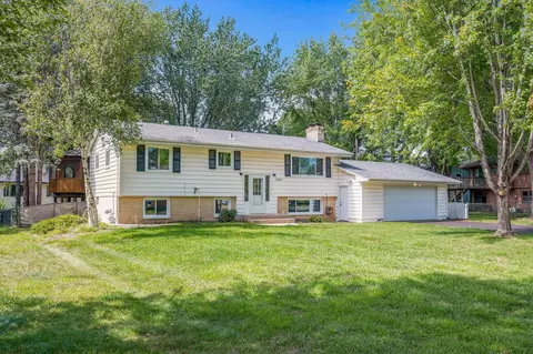 1502 Quebec Ave N, Champlin, MN 55316