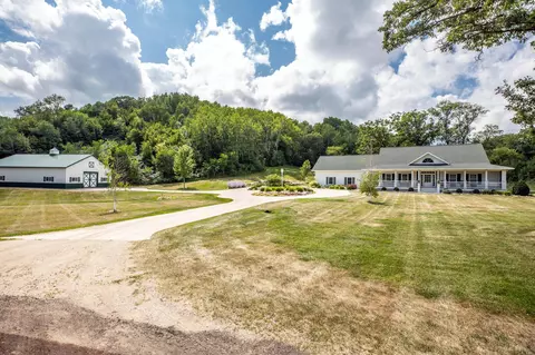 35121 260th Ave, Erhard, MN 56534