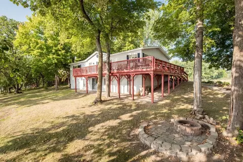 7306 Country Ln SW, Farwell, MN 56327