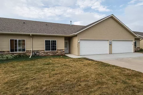 5112 Weatherstone Dr NW, Rochester, MN 55901