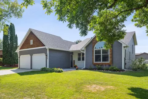 18836 Broadmoore Dr, Eden Prairie, MN 55346