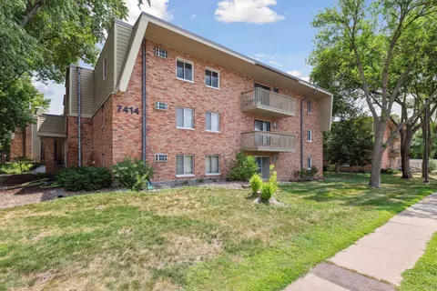 7414 W 22nd St #105, Saint Louis Park, MN 55426
