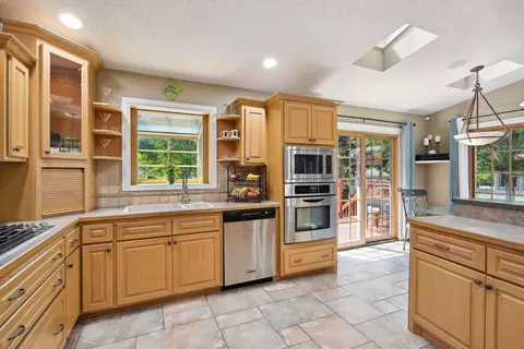 7041 Crest Dr, Maple Grove, MN 55311 photo 17