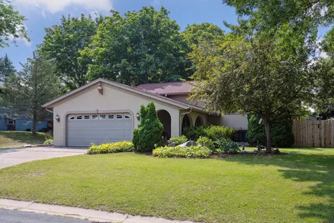 7041 Crest Dr, Maple Grove, MN 55311 photo 2