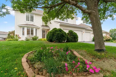 9520 Geisler Rd, Eden Prairie, MN 55347