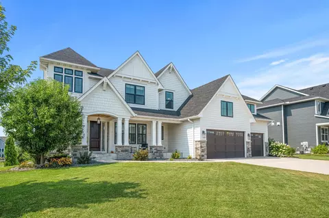 5860 Club Valley Rd, Shorewood, MN 55331