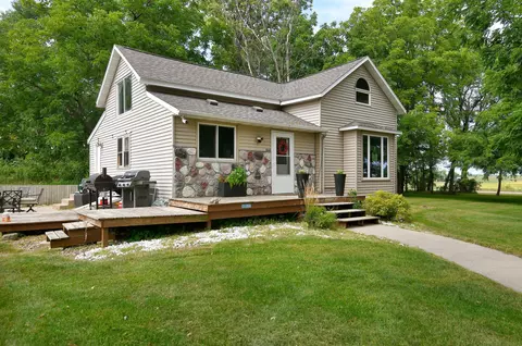 9240 310th Ave, Waseca, MN 56093