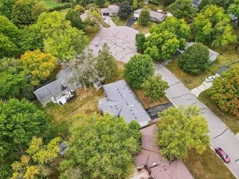 9042 Kell Cir, Bloomington, MN 55437 photo 35