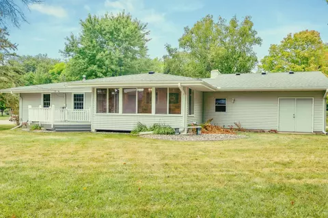 9042 Kell Cir, Bloomington, MN 55437 photo 4