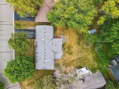 9042 Kell Cir, Bloomington, MN 55437 photo 34