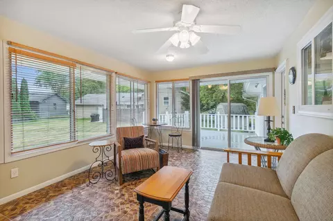 9042 Kell Cir, Bloomington, MN 55437 photo 14