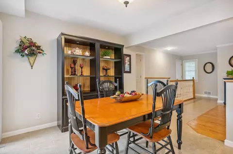 9042 Kell Cir, Bloomington, MN 55437 photo 9