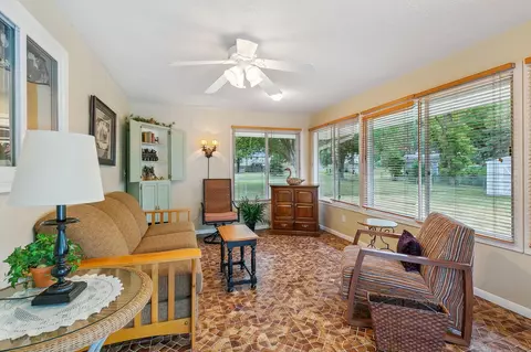 9042 Kell Cir, Bloomington, MN 55437 photo 15