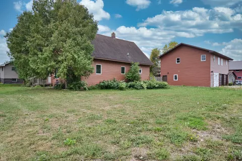 365 Columbus Ave, Cohasset, MN 55721