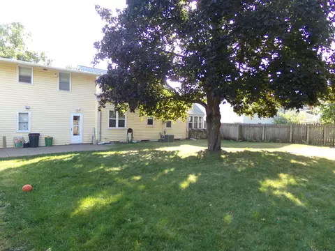 4549 Lakeland Ave N, Robbinsdale, MN 55422