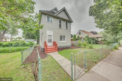 284 Topping St, Saint Paul, MN 55117