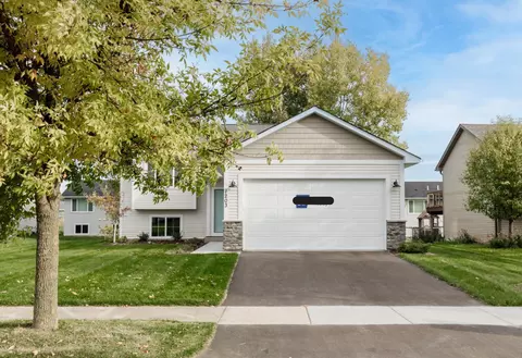 1203 Legacy Pkwy, New Richmond, WI 54017