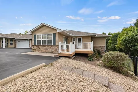 239 Kings Pointe Dr, Delano, MN 55328