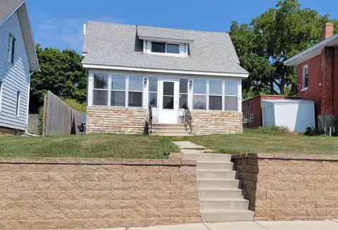 207 W Jefferson St, Spring Valley, MN 55975