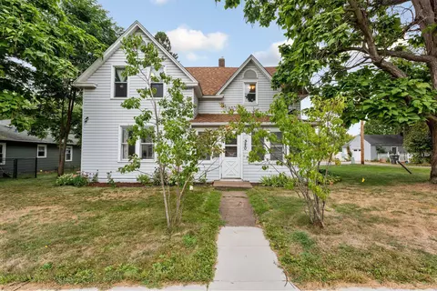 320 2nd St SE, Milaca, MN 56353