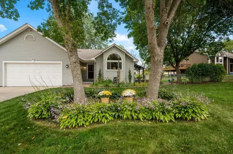 20830 India Ave, Lakeville, MN 55044