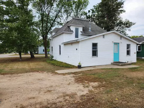 611 2nd St E, Park Rapids, MN 56470