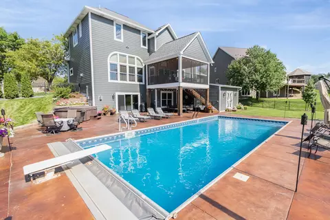 3262 Caswell Ln, Woodbury, MN 55129