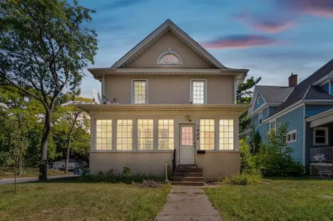 1424 Girard Ave N, Minneapolis, MN 55411