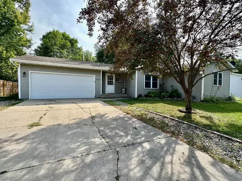 1104 11th Ave SE, Willmar, MN 56201