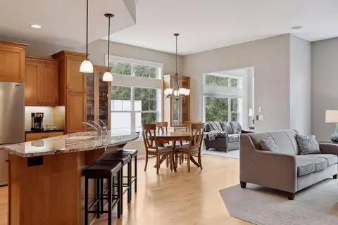 1515 Violet Ln, Eagan, MN 55122 photo 8