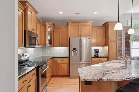 1515 Violet Ln, Eagan, MN 55122 photo 13