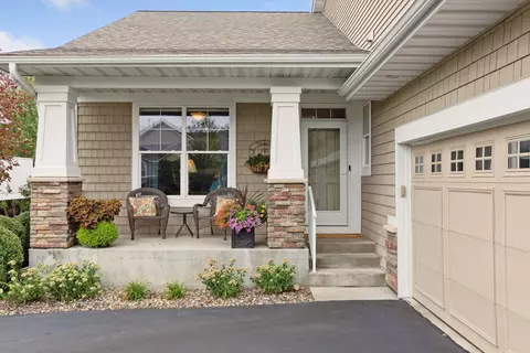 1515 Violet Ln, Eagan, MN 55122 photo 2