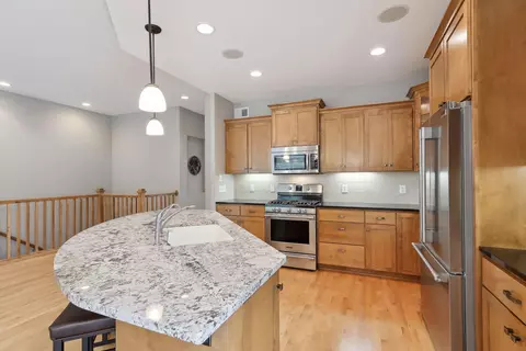 1515 Violet Ln, Eagan, MN 55122 photo 14